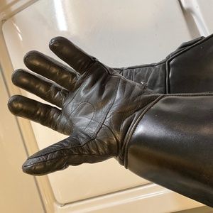 Leather gloves